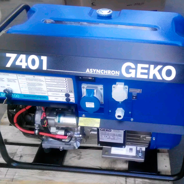 Бензиновый генератор 6.4 кВт Geko 7401E-AA/HHBA